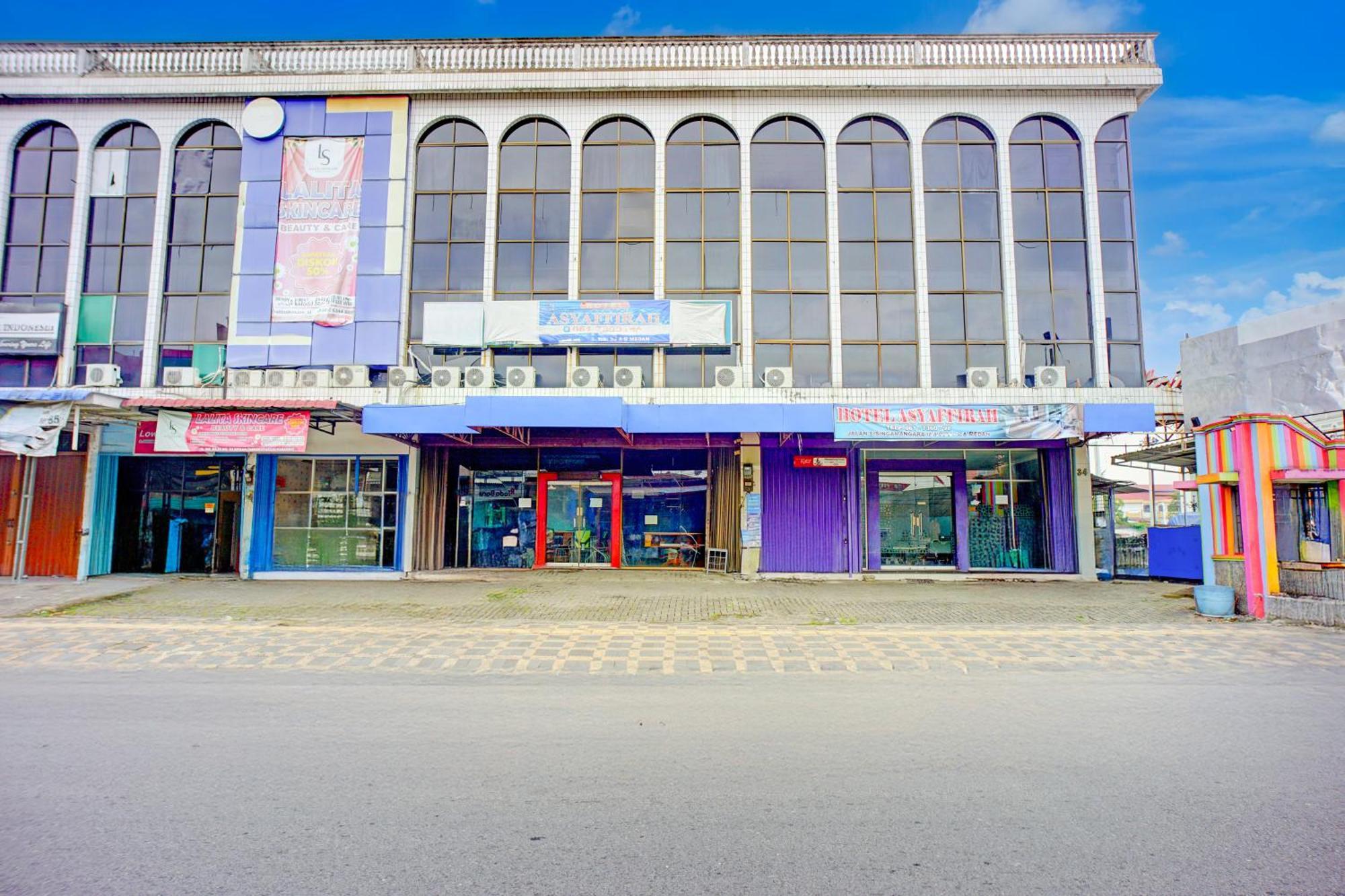 RedDoorz Plus near Istana Maimun Medan Exterior foto