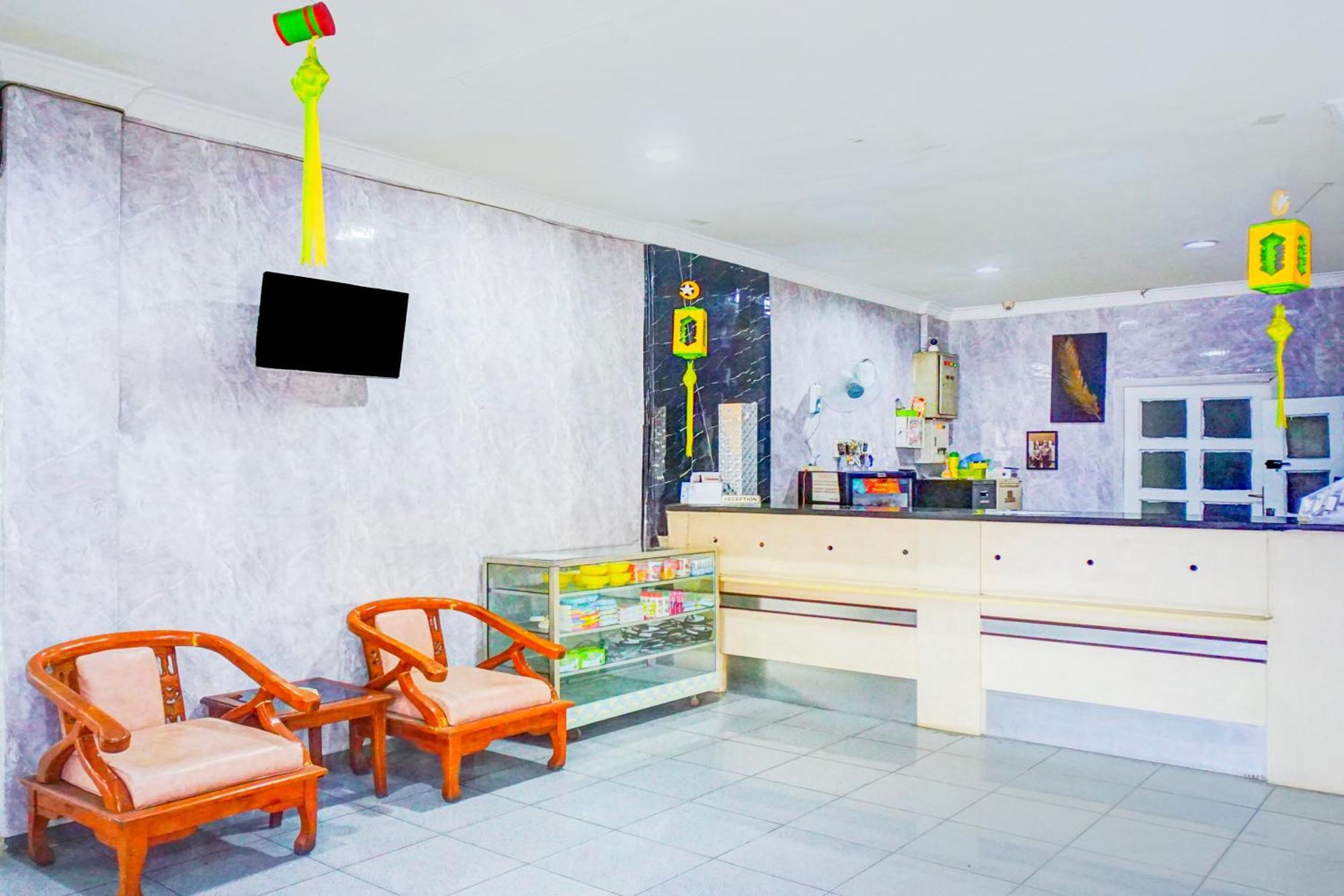 RedDoorz Plus near Istana Maimun Medan Exterior foto