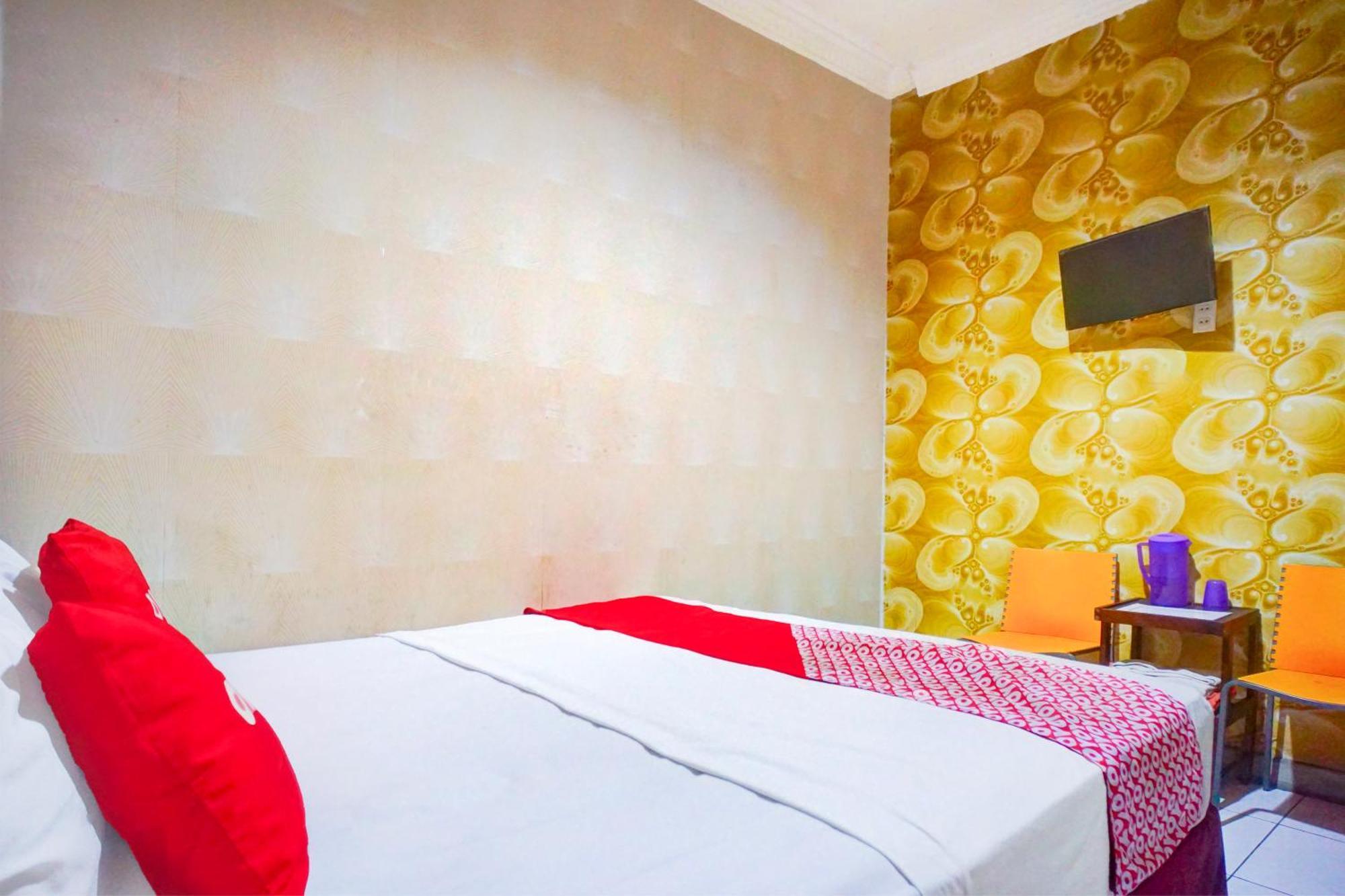 RedDoorz Plus near Istana Maimun Medan Exterior foto