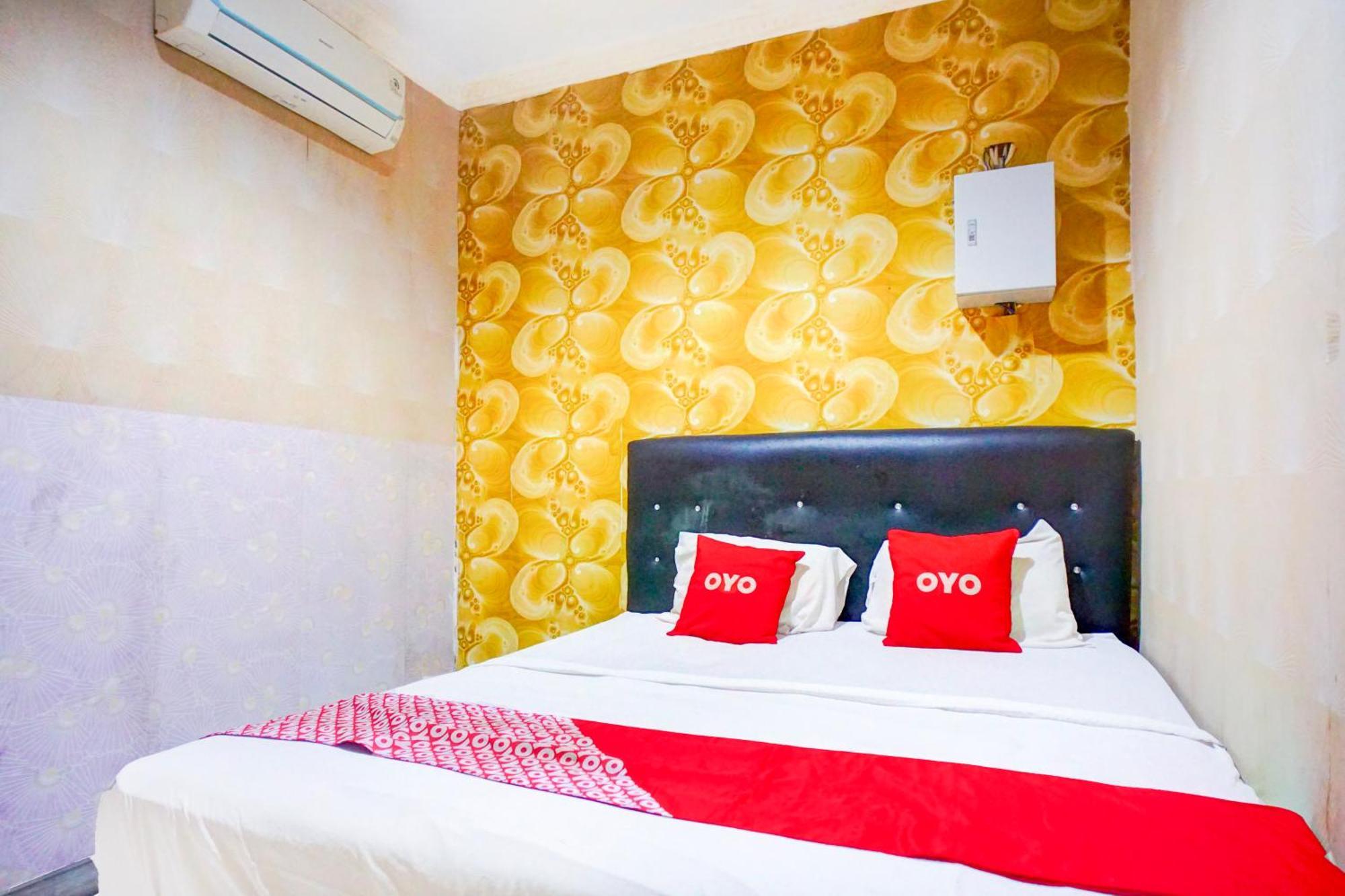 RedDoorz Plus near Istana Maimun Medan Exterior foto