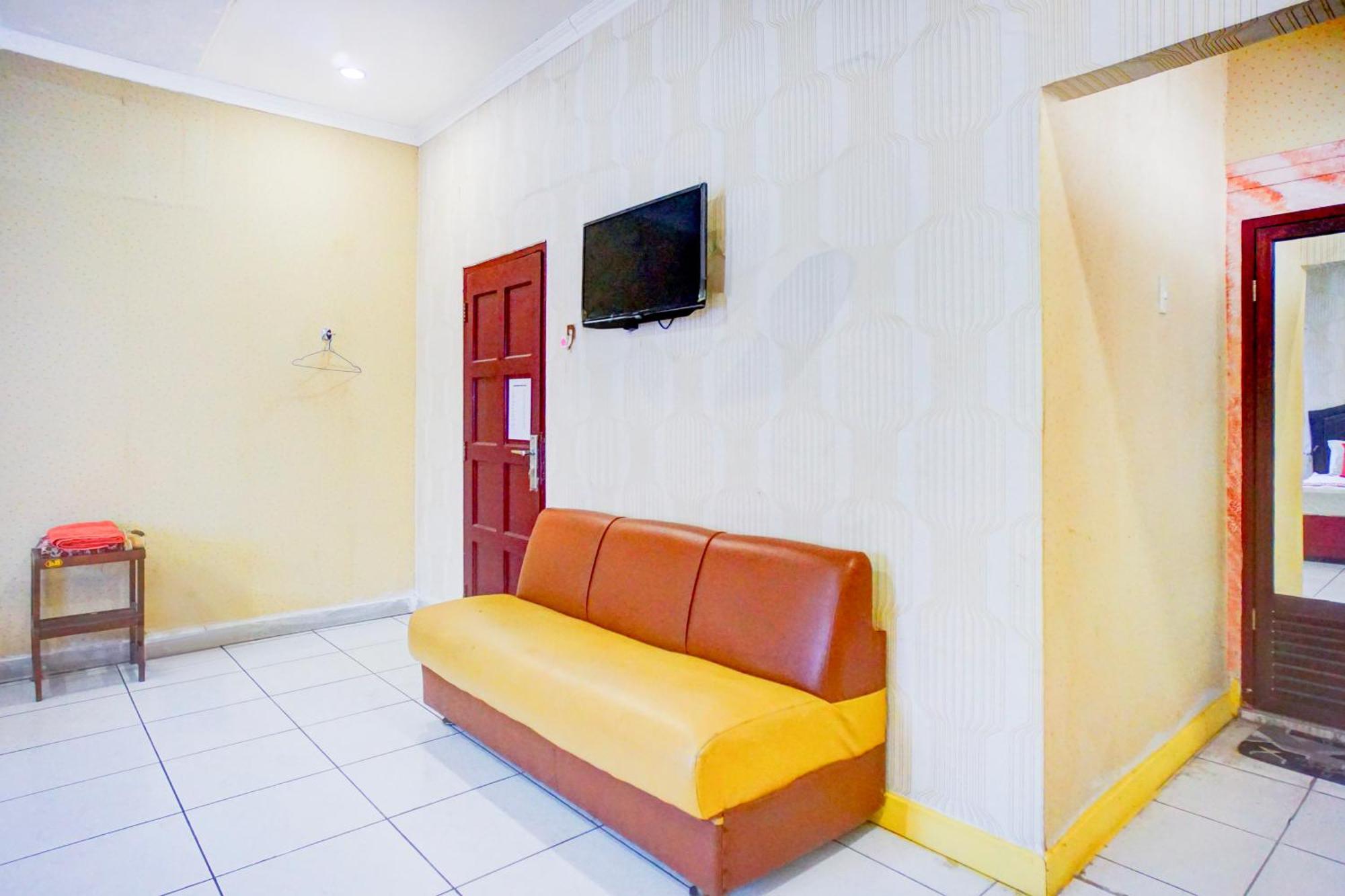 RedDoorz Plus near Istana Maimun Medan Exterior foto